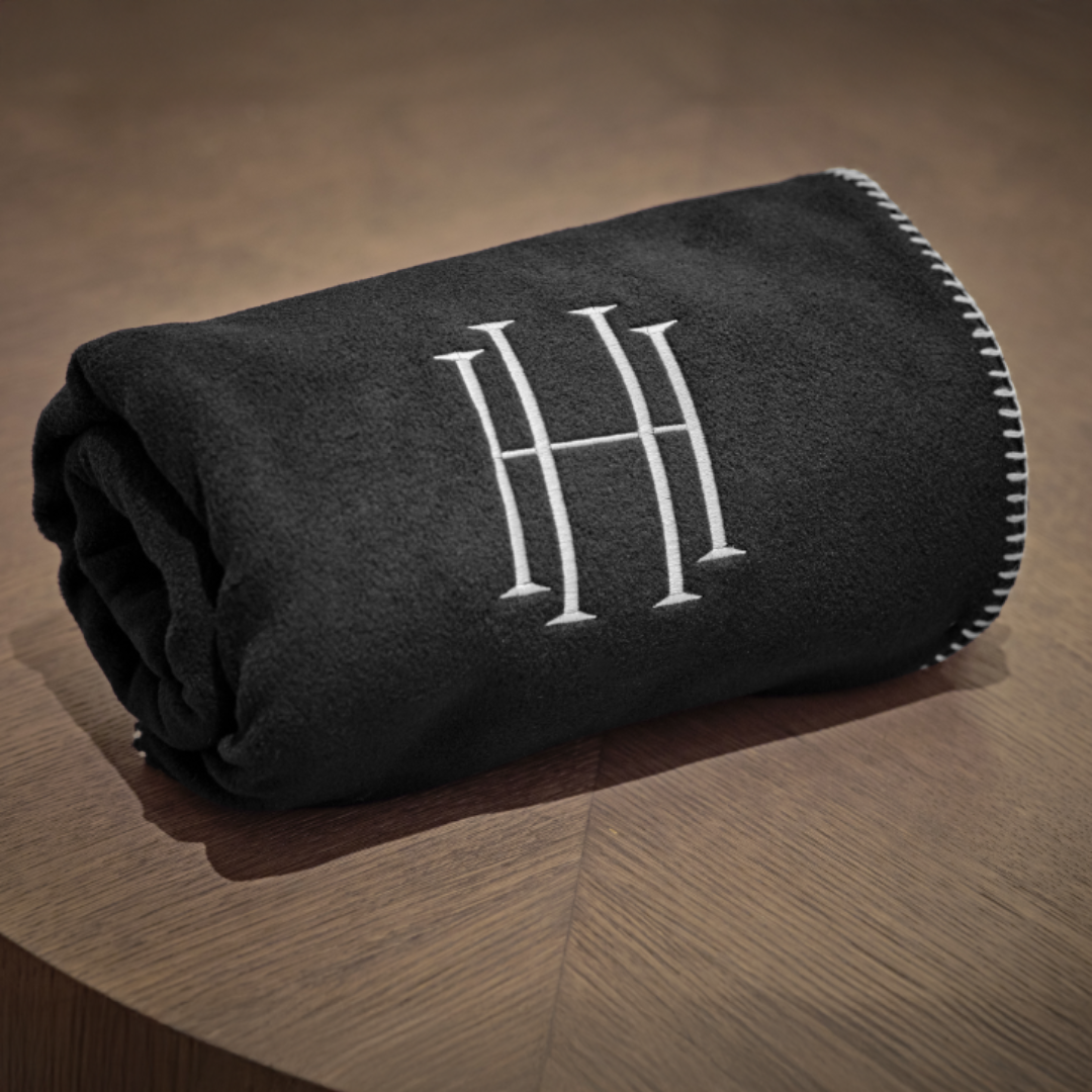 HH Throw Black & Ivory