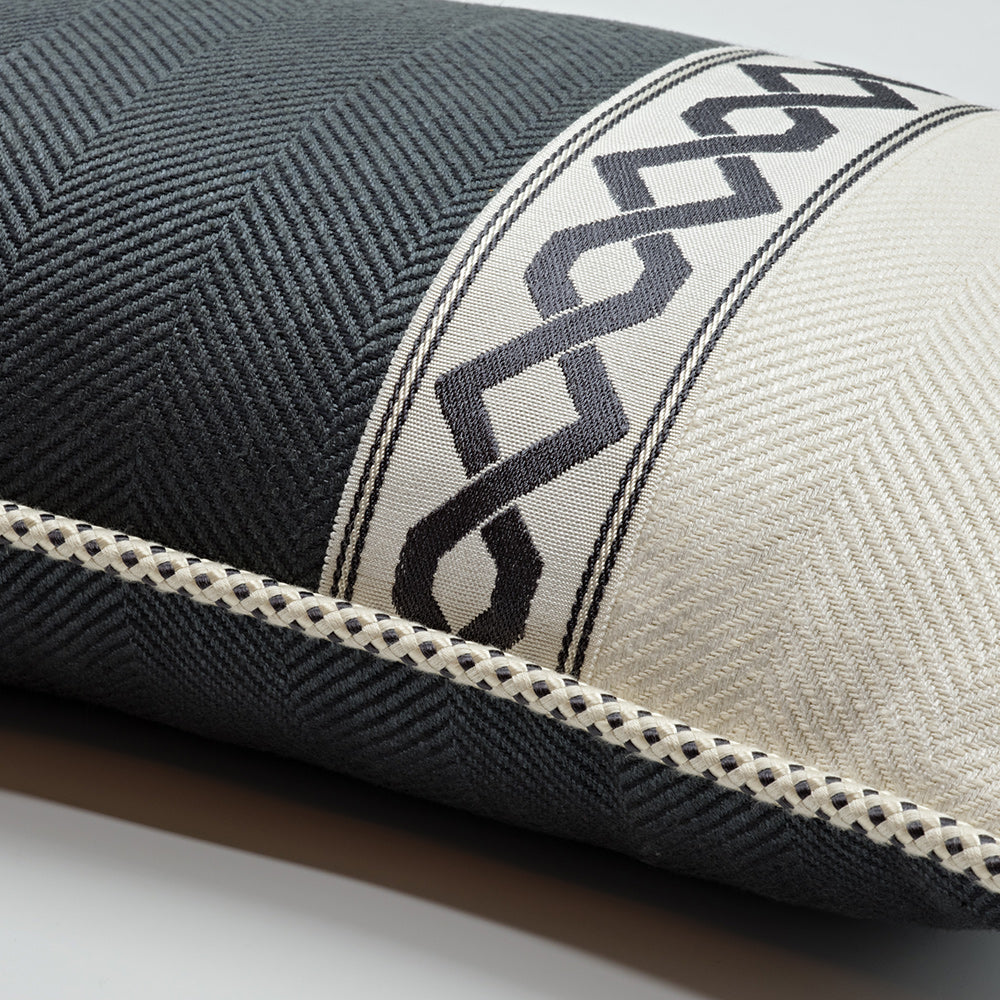 Minne Cushion