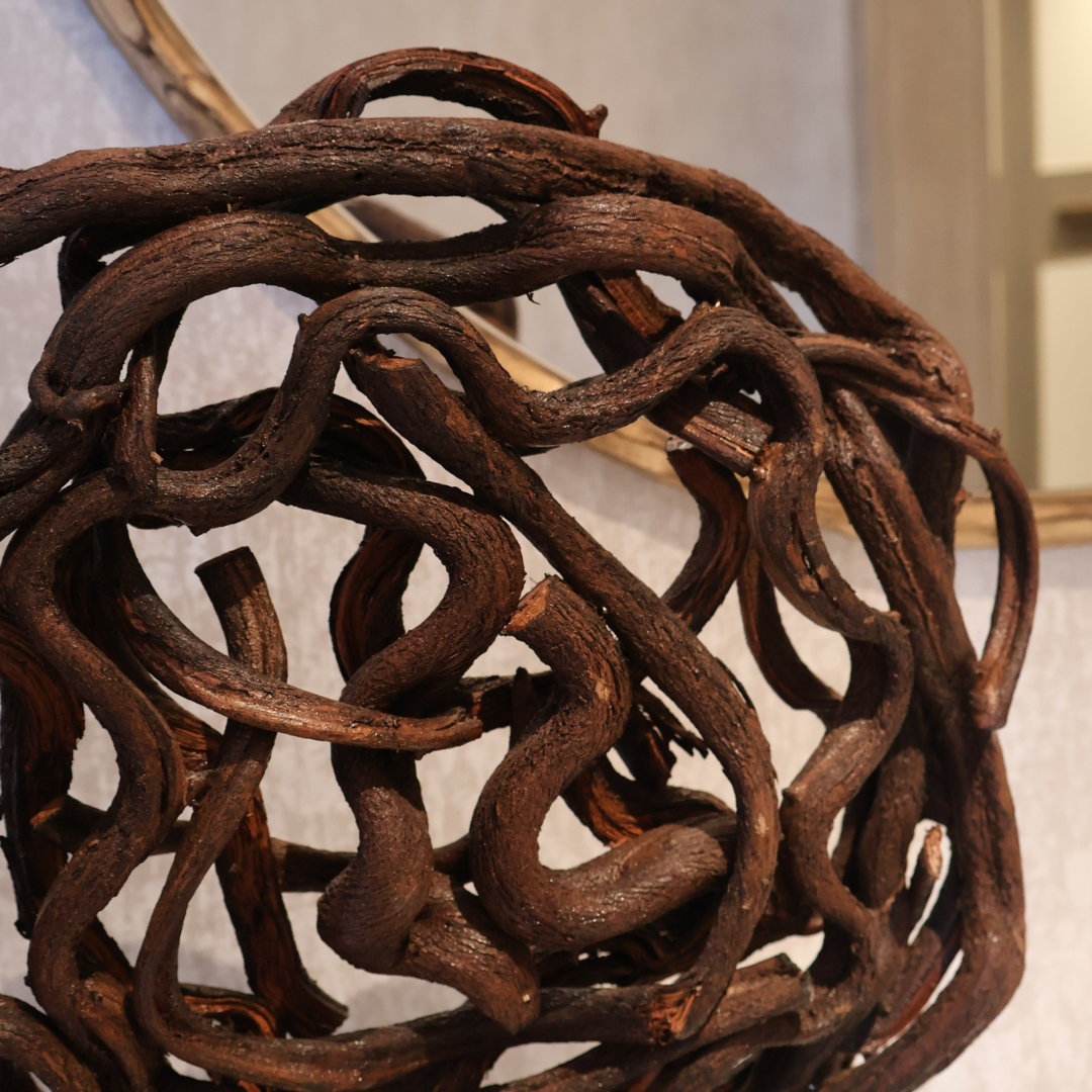 Twillow Vine Disc on Black Marble Base